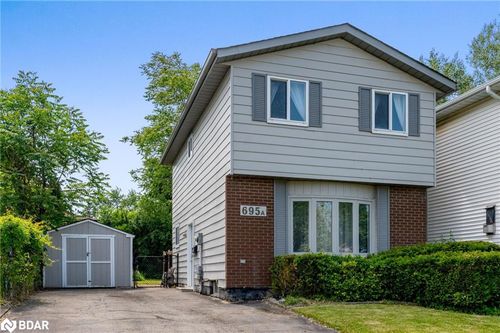 695A Highpoint Ave, Waterloo, ON, N2V1G8 | Card Image