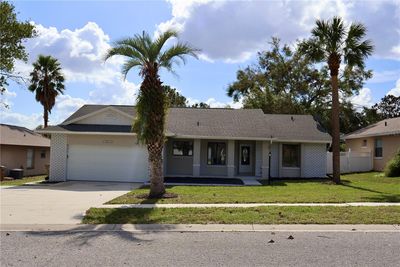 15622 Hidden Lake Circle, House other with 4 bedrooms, 2 bathrooms and null parking in Clermont FL | Image 1