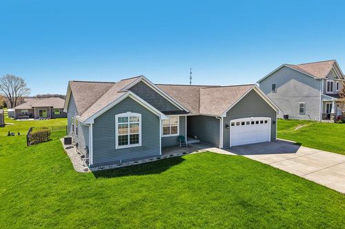 347 Homestead Dr, Twin Lakes, WI, 53181-9810 | Card Image