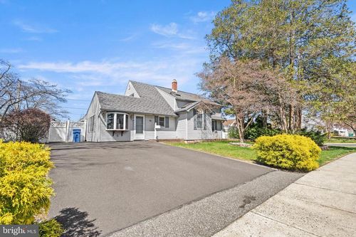 85 Goldenridge Dr, LEVITTOWN, PA, 19057-3231 | Card Image