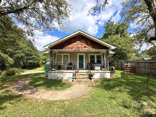 104 Old Fort Rd, Fairview, NC, 28730-7739 | Card Image