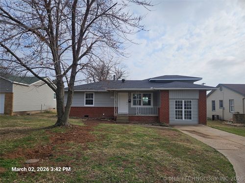 1441 E Cherry Street, Cushing, OK, 74023 | Card Image