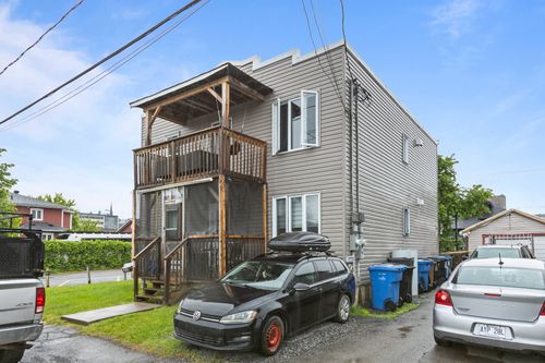121 Rue St-François, Salaberry de Valleyfield, QC, J6T3Y7 | Card Image