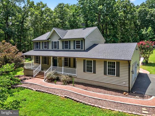 124 Fawn Hills Dr, Fredericksburg, VA, 22407-1553 | Card Image