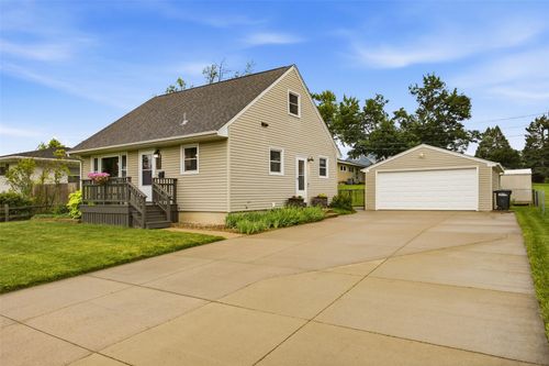1145 A Ave, Marion, IA, 52302-4220 | Card Image