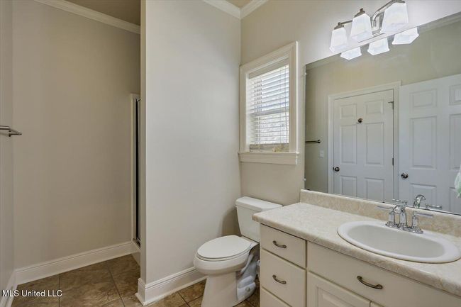 24-2099 E Franklin St | Image 12