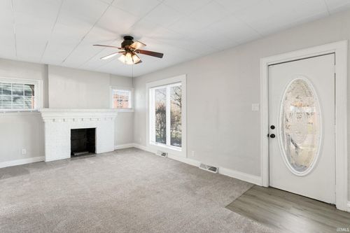 712 W Calvert St, South Bend, IN, 46613-1902 | Card Image