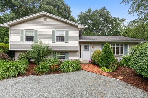 47 Gentian Dr, South Kingstown, RI, 02879-1424 | Card Image