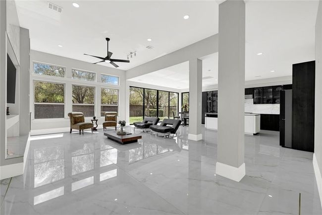 Living Room | Image 12