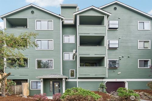 203-8816 Nesbit Ave N, Seattle, WA, 98103-4065 | Card Image