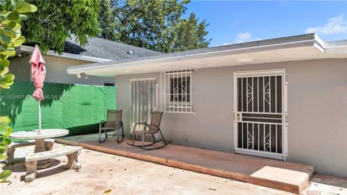 555 Sw 67th Ave, Miami, FL, 33144-3603 | Card Image