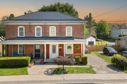 30 King St, Picton, ON, K0K2T0 | Card Image