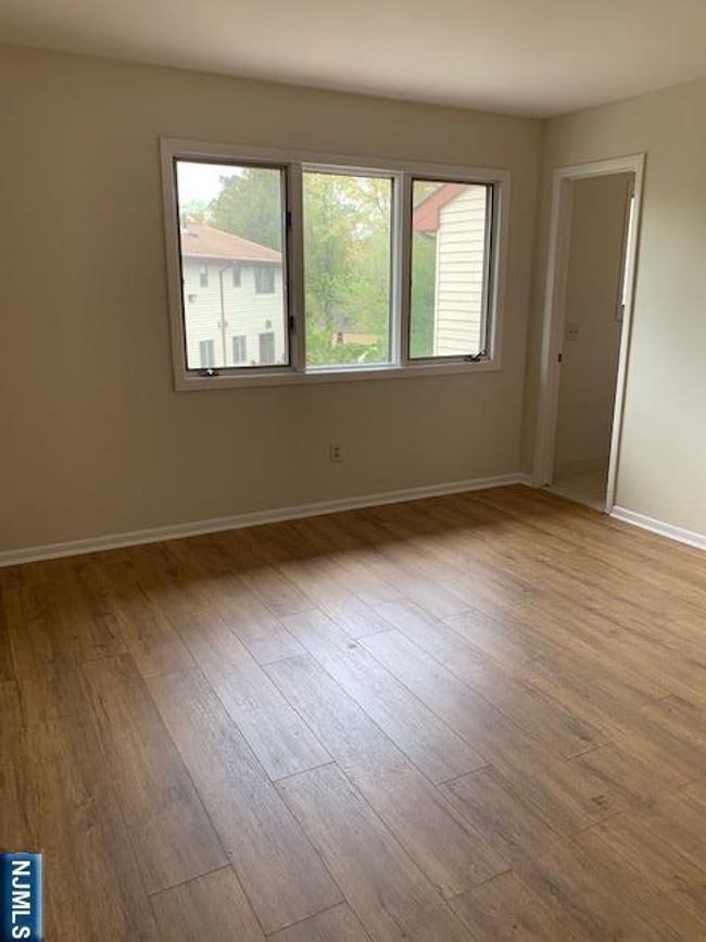 678 Broad St, Townhouse with 2 bedrooms, 3 bathrooms and null parking in Clifton NJ | Image 18