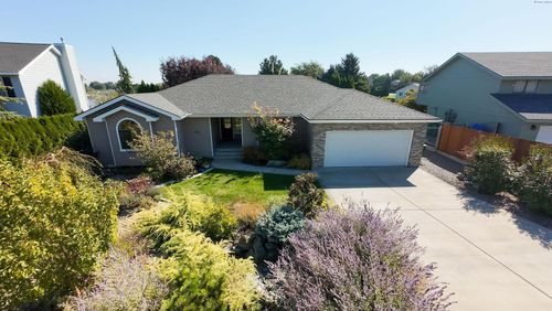 4007 S Waverly St, Kennewick, WA, 99337-3136 | Card Image