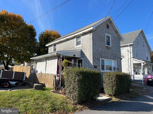 317 Center Aly, LEHIGHTON, PA, 18235-1443 | Card Image