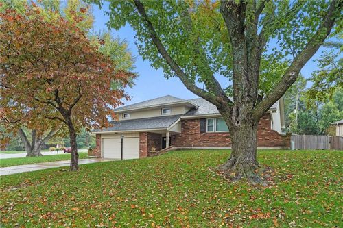 3117 Lakeview Cir, Leavenworth, KS, 66048-4972 | Card Image