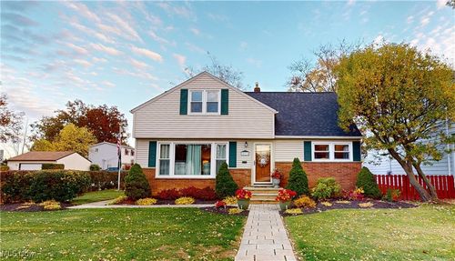 30970 Willowick Dr, Willowick, OH, 44095-3755 | Card Image