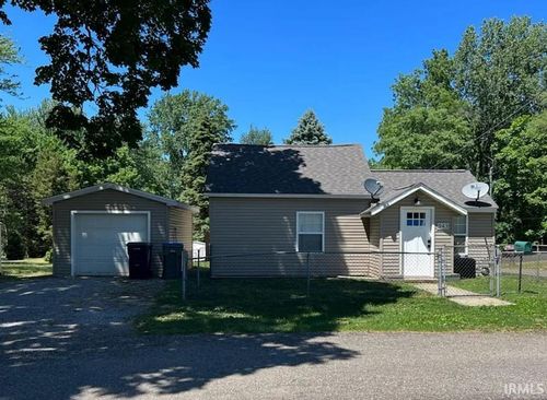 943 E Garfield St, Warsaw, IN, 46580-3045 | Card Image