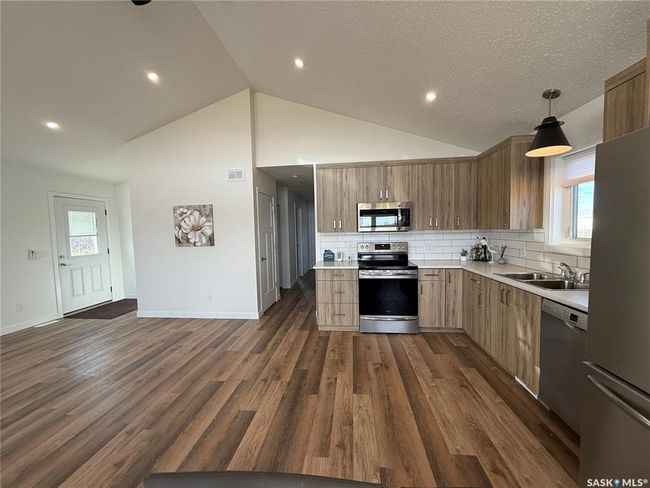 337 Railway Ave, House other with 3 bedrooms, 1 bathrooms and 6 parking in Broderick SK | Image 10