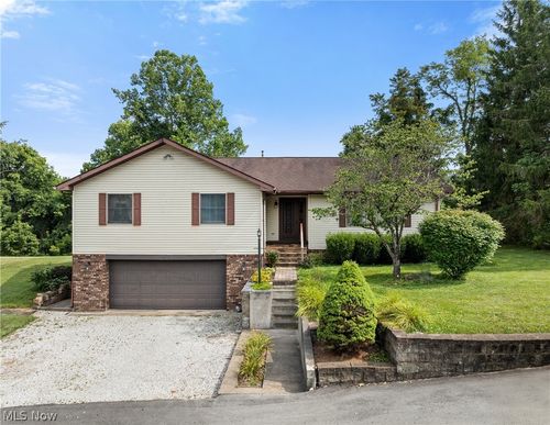 56062 Governor Dr, Bellaire, OH, 43906-9489 | Card Image