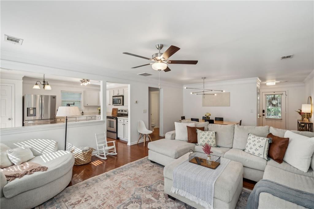 Englewood Dr, Cumming, GA 30040