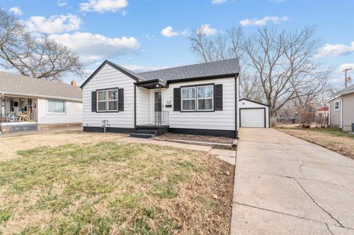845 Sheridan St, Salina, KS, 67401-4743 | Card Image