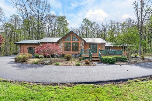 1535 E Overlook Rd, Monterey, TN, 38574-7212 | Card Image