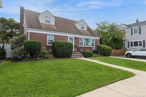 311 Horton Highway, Mineola, NY, 11501 | Card Image