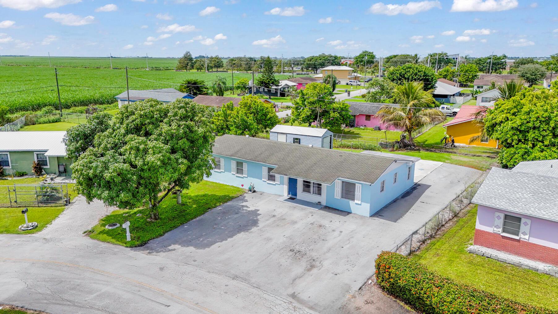 Vaughn Cir, Belle Glade, FL 33430