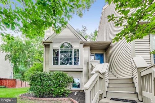 6147 Stonepath Cir, CENTREVILLE, VA, 20120-3418 | Card Image