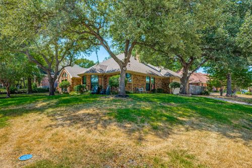 700 Reese Ln, Hurst, TX, 76054-2029 | Card Image
