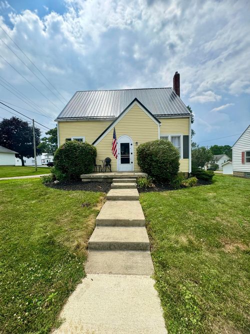 106 W Rambo St, Danville, OH, 43014-9838 | Card Image