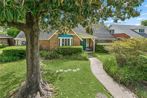 51 Imperial Woods Dr, Harahan, LA, 70123-4916 | Card Image