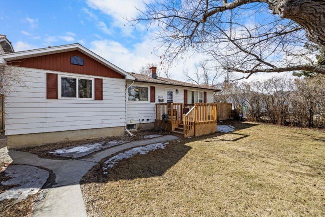 8507 Bowglen Road Nw, Home with 5 bedrooms, 2 bathrooms and 2 parking in Calgary AB | Image 2