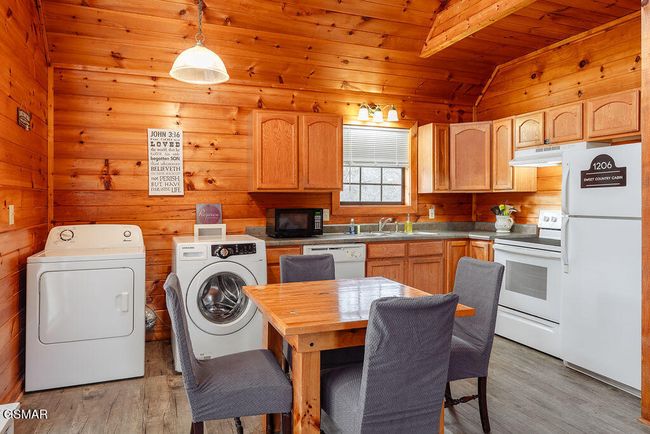 Cabin 1 Kitchen | Image 13