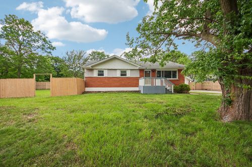 18120 W Big Oaks Rd, Grayslake, IL, 60030-2020 | Card Image