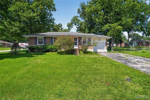 9765 Colony Dr, Saint Louis, MO, 63137-1438 | Card Image