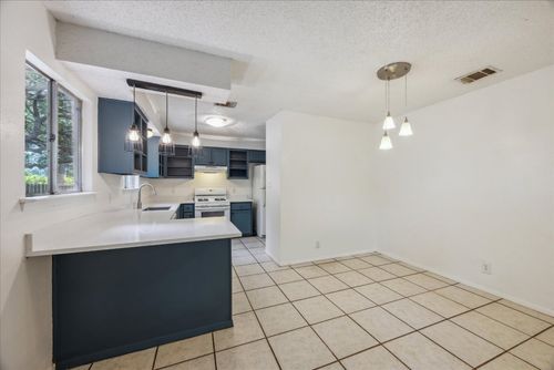 903 Pack Saddle Pass, Round Rock, TX, 78681-6564 | Card Image