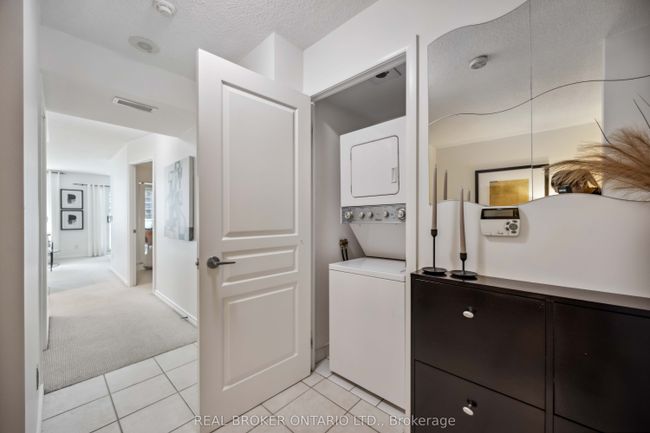 1913 - 18 Yonge St, Condo with 2 bedrooms, 2 bathrooms and null parking in Toronto ON | Image 7