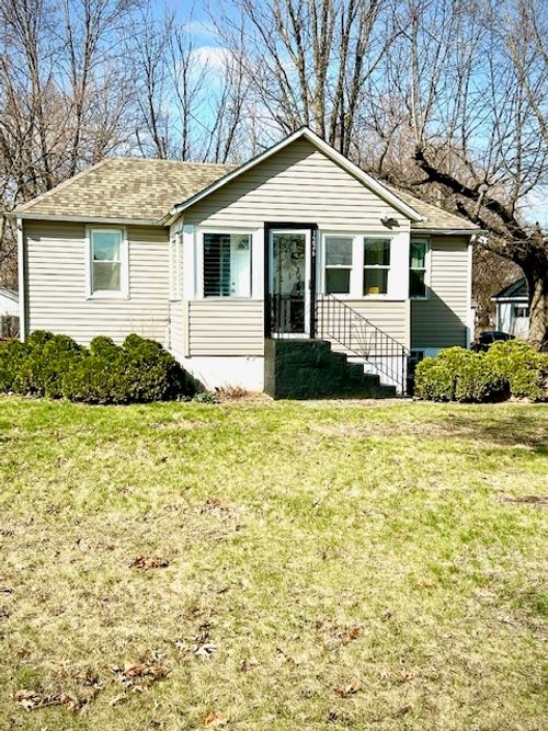 1226 175th St, East Hazel Crest, IL, 60429-1936 | Card Image