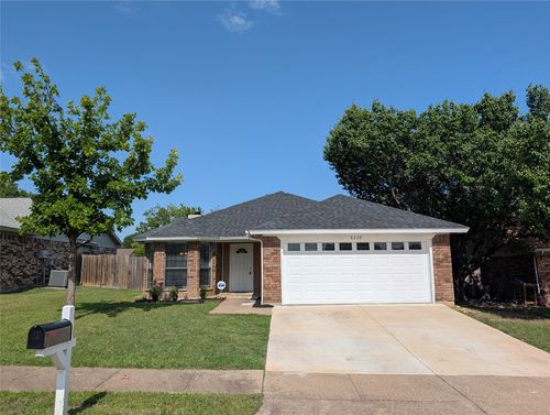 8220 Meadowbrook Dr, Watauga, TX, 76148-1110 | Card Image