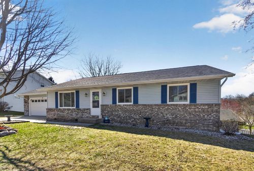 17 Hidden Creek View, Hartford, WI, 53027 | Card Image