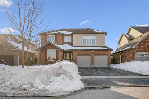 44 Crane Cres, Elmira, ON, N3B3M3 | Card Image