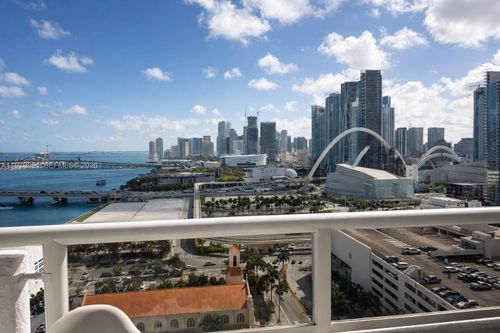a2654-1717 N Bayshore Dr, Miami, FL, 33132-1103 | Card Image