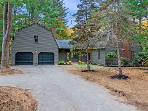 145 Essex St, South Hamilton, MA, 01982-2303 | Card Image