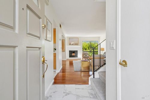 35 Wordsworth Ct, Mill Valley, CA, 94941-4638 | Card Image