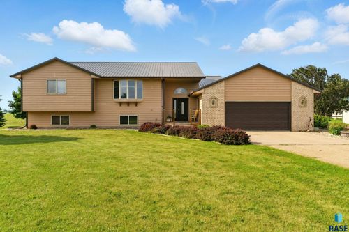 46946 274th St, Lennox, SD, 57039-5403 | Card Image