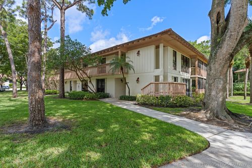 200 Brackenwood Ter, Palm Beach Gardens, FL, 33418-9077 | Card Image