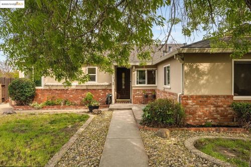 1901 Woodland Dr, Antioch, CA, 94509-2649 | Card Image