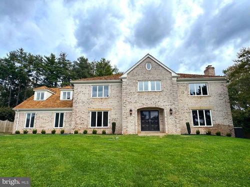 6294 Dunaway Ct, MCLEAN, VA, 22101-2204 | Card Image